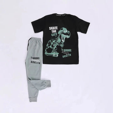 تيشرت نص كم وبنطلون اولادي محير ميلتون رسومات اسود في رصاصي صيفي من براند الغلابة - BRAND-6